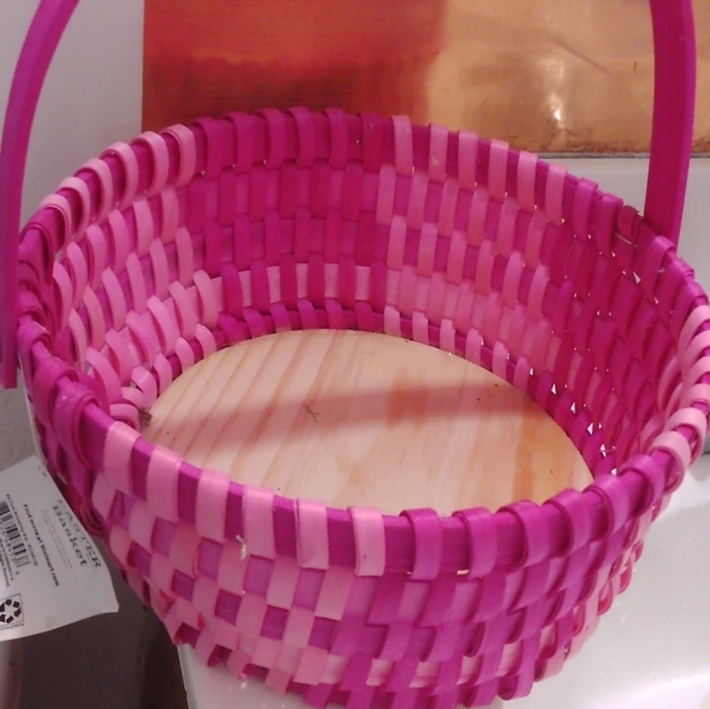 New pink Basket with the tag